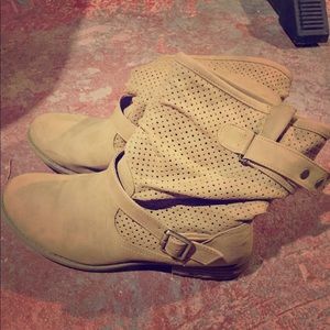 Flat Slouchy Ankle Boots Tan, size 9.5